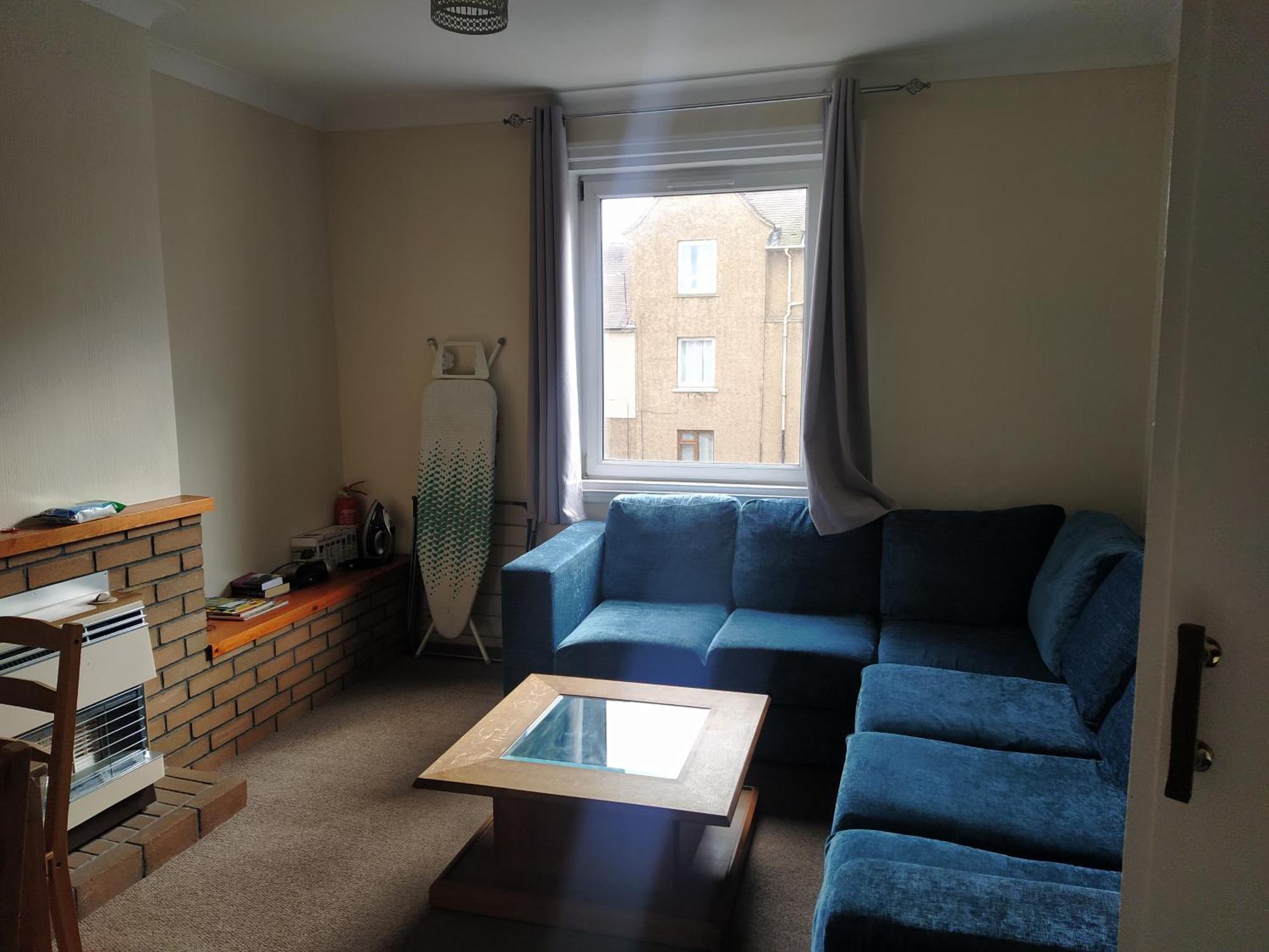 Self Catering 2 Bedroom Flat, Frequent Buses, 1-Minute Walk To Bus Stop, 20 Minutes To City Center エディンバラ エクステリア 写真